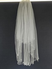 Piękny dwupoziomowy welon ślubny z koralikami nigdy nie noszony