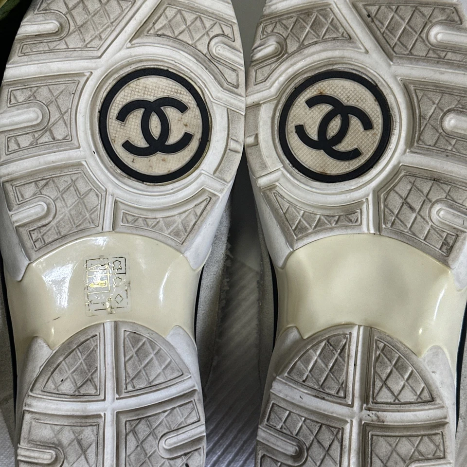 Tênis Chanel 2021 branco logotipo CC 40 EUR tamanho tênis tênis tênis de corrida - Imagem 3 de 4