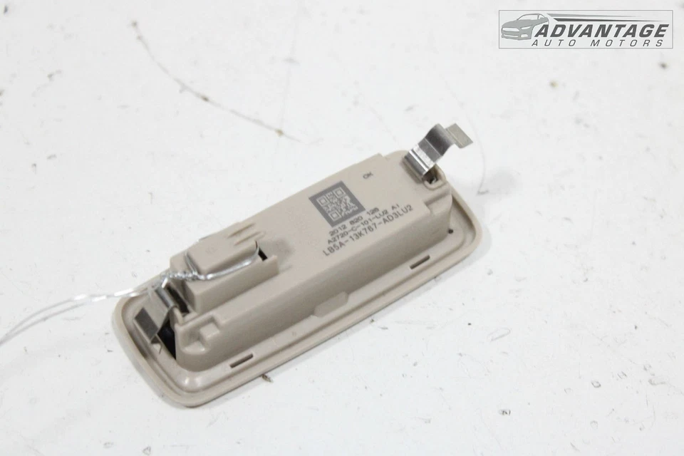 Ford Explorer 2020-2024 techo trasero derecho cúpula luz lectura mapa lámpara OEM Foto 3 de 4