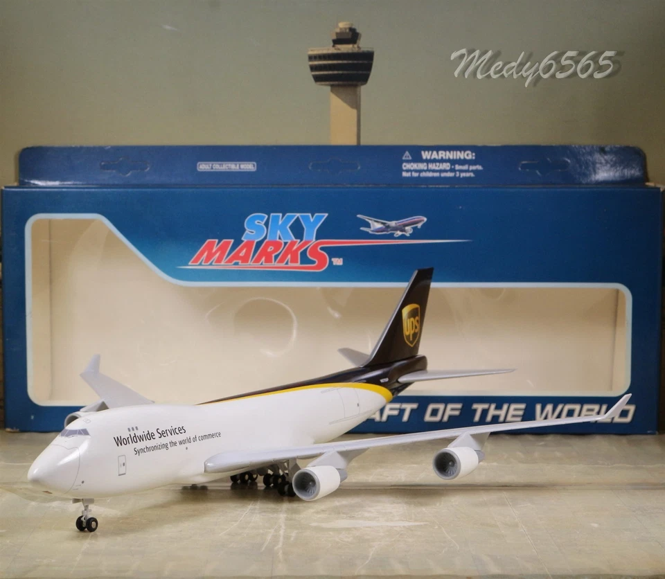 SkyMarks UPS Boeing B747-400 W/Wood Stand "VERY RARE" 1/200 - Image 2 of 4