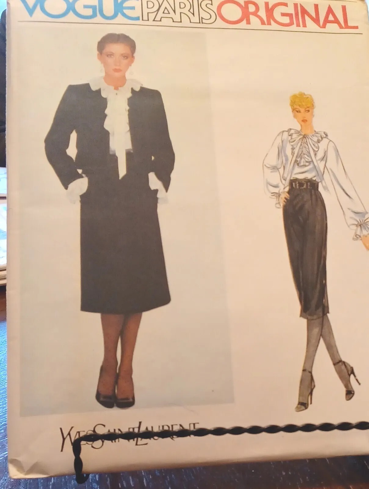 Vogue Paris anni 70 originale Yves Saint Laurent 2338 taglia 10 completo non tagliato.