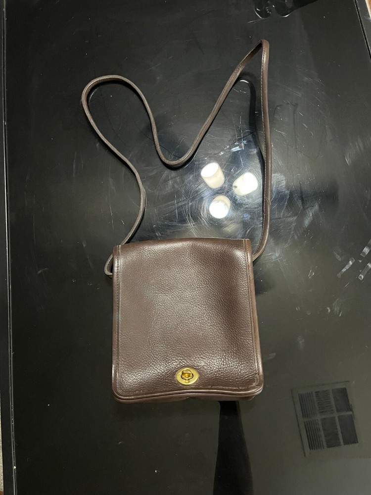 VINTAGE LEATHER COACH SHOULDER BAG DARK BROWN GREAT CONDITION
