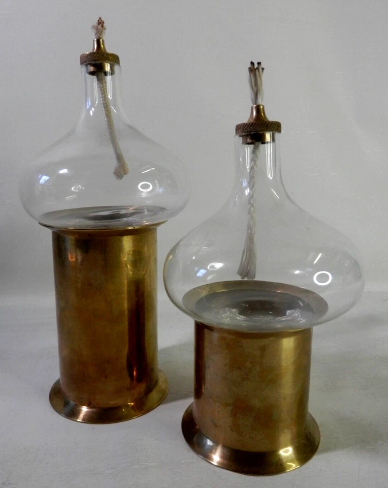 Par de lámparas de aceite danesas de latón de vidrio soplado a mano, hechas en Dinamarca de colección Foto 2 de 4