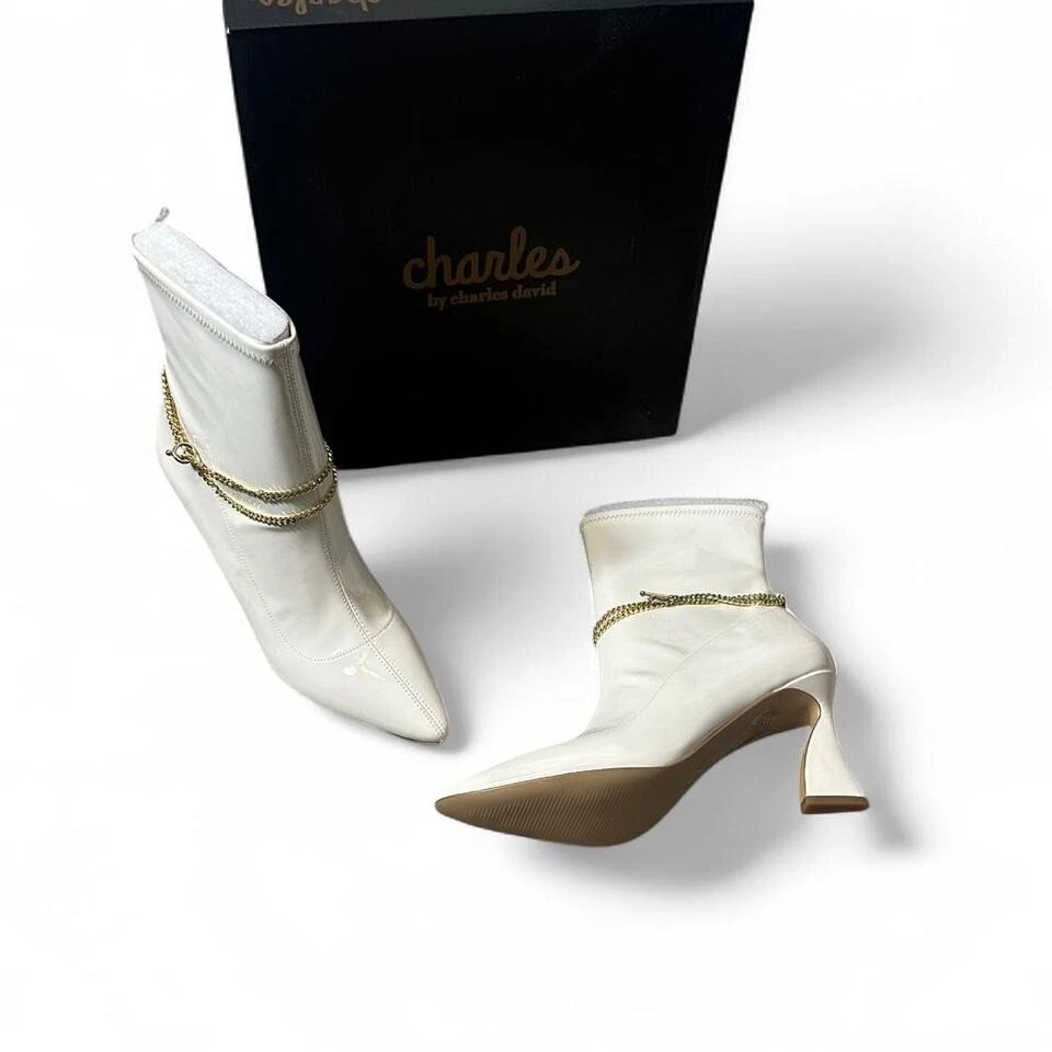 Bota com biqueira pontiaguda com corrente - Imagem 3 de 4