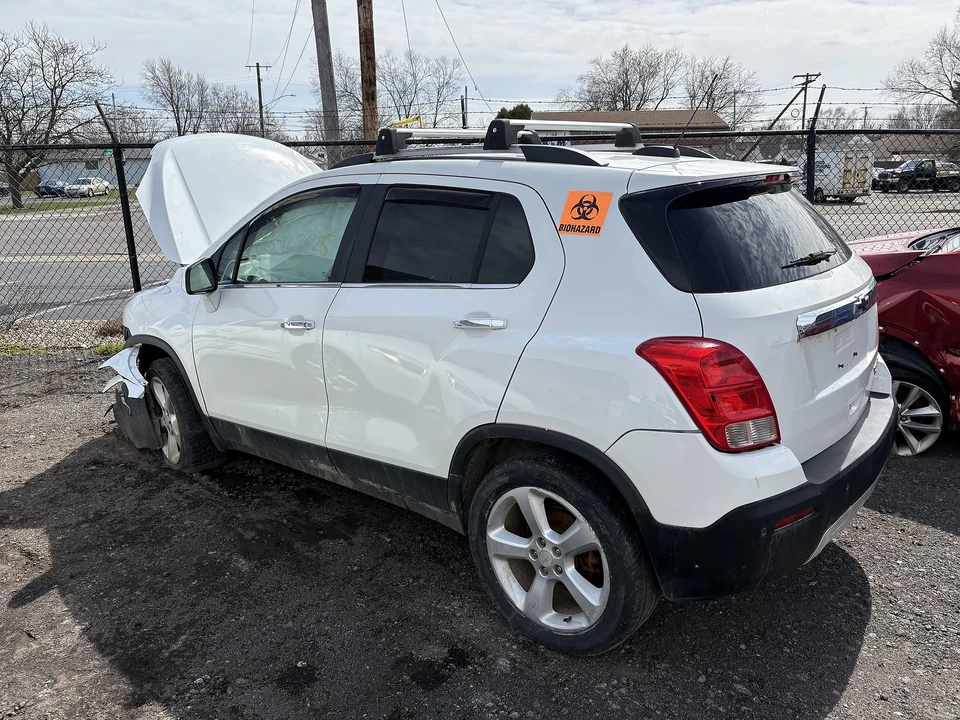 Used Fuel Pump fits: 2015 Chevrolet Trax Pump Assembly AWD opt F46 Grade A - Image 2 of 4