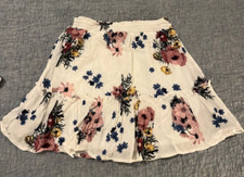 Girls floral skirt white w/ multicolored flowers 7/8