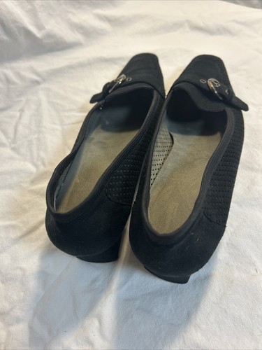 Stuart Weitzman Fairfield Black Perforated Suede Heels Gold Buckle Size 8.5 - Picture 5 of 8
