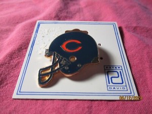 Chicago Bears Vintage Peter David 1995- 1998  Enamel Helmet Pin NM FREE SHIPPING