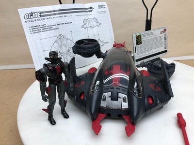GI Joe STING RAIDER WITH ELECTRIC EEL  A real American hero 2004 ( DAMAGED )