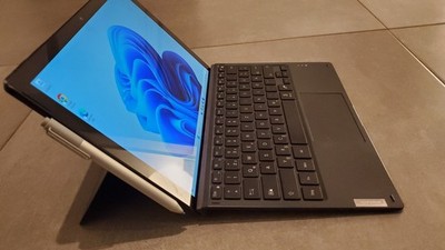 Surface Pro 6 12.3'' 256GB SSD. 8GB RAM,  i5-8250U, Stift, Office 2019, Doking ..
