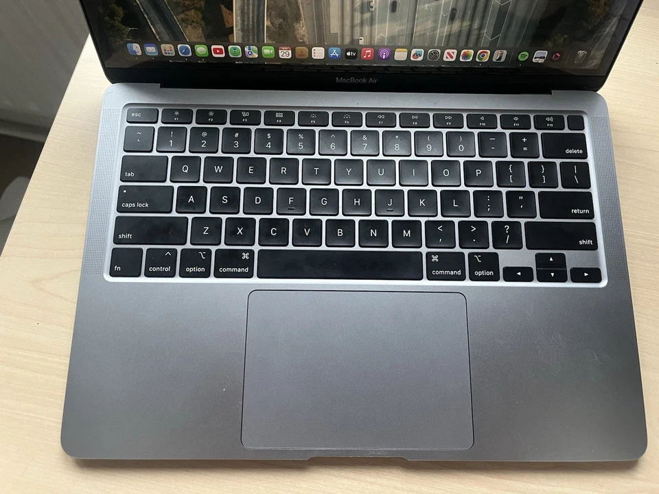 Apple MacBook Air 13" 2020 · i5 · 8GB · 256GB, photo 2 of 5