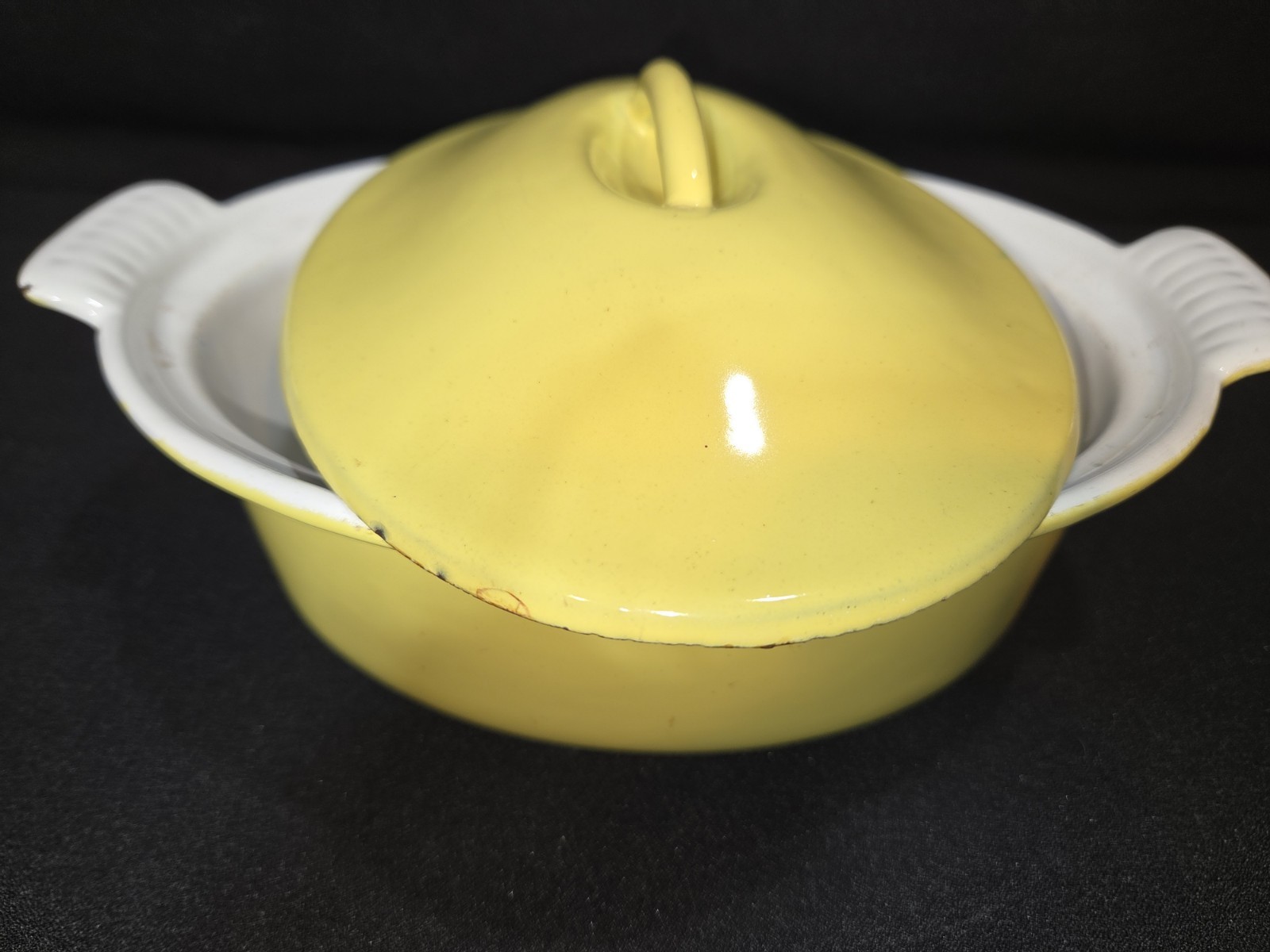 DESCOWARE BELGIUM Yellow Dutch Oven Pot +Lid-Enamel/Cast Iron FE 22