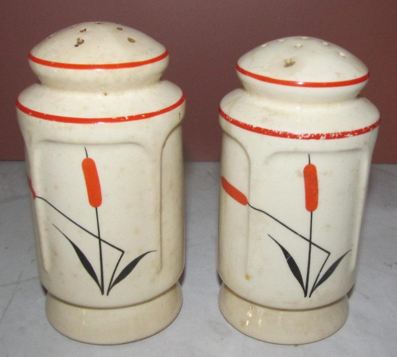 Vintage Pussy Willow 4” Salt & Pepper Shakers Barrel Shaped Orange Black Cream