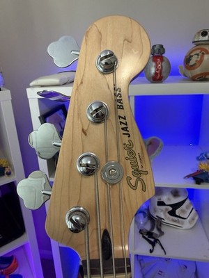 Squier Jazz Bass Electric Bass Guitar / 4-String / Solid / Pink