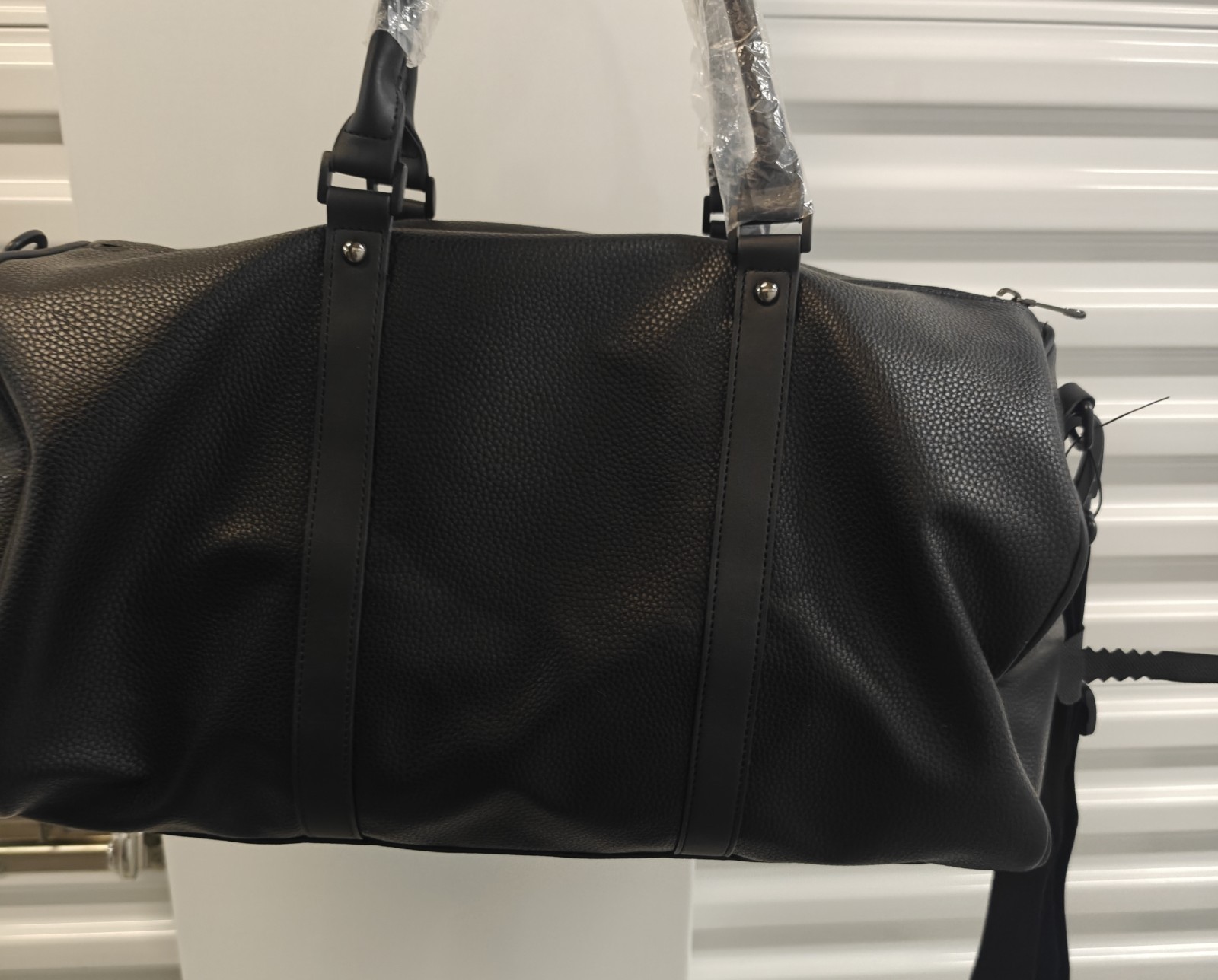 True Religion Keepall Weekender  Bag Black 18.5/9/10 Capacity 30 L thumbnail 3