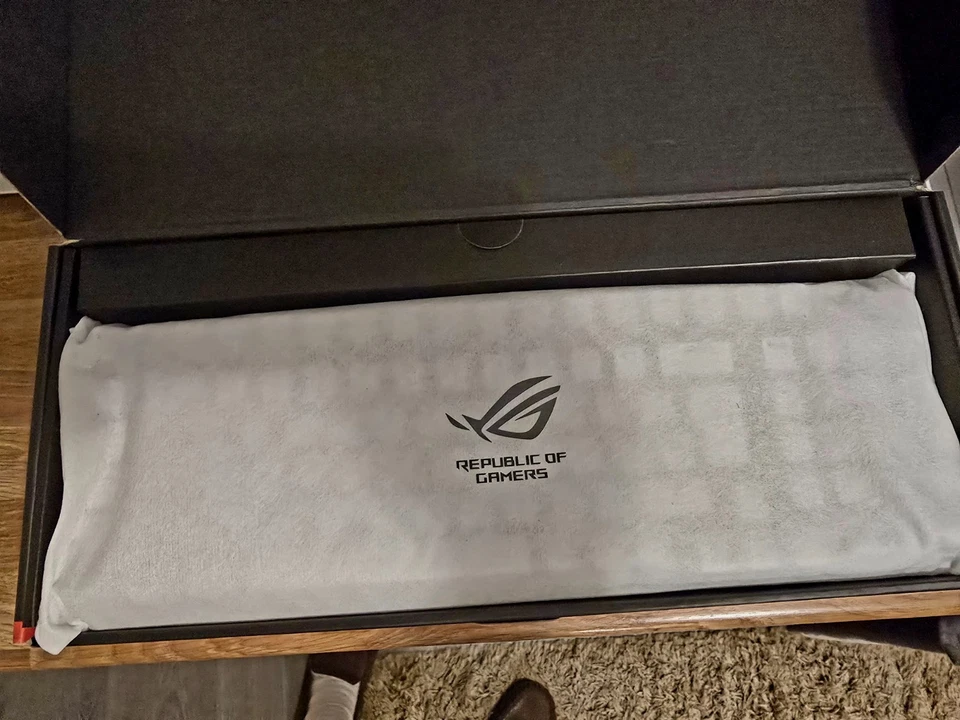 ASUS ROG Strix Scope II 96 Wireless Mechanical RGB Gaming Keyboard, UK Layout - Image 3 of 4