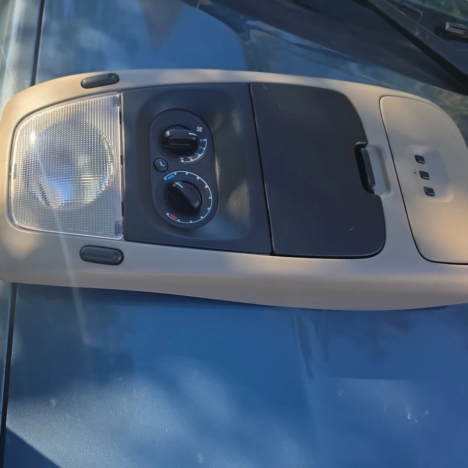 02-05 EXPLORER consola superior techo delantero excluyendo Sport Trac Eddie Bauer Foto 2 de 4