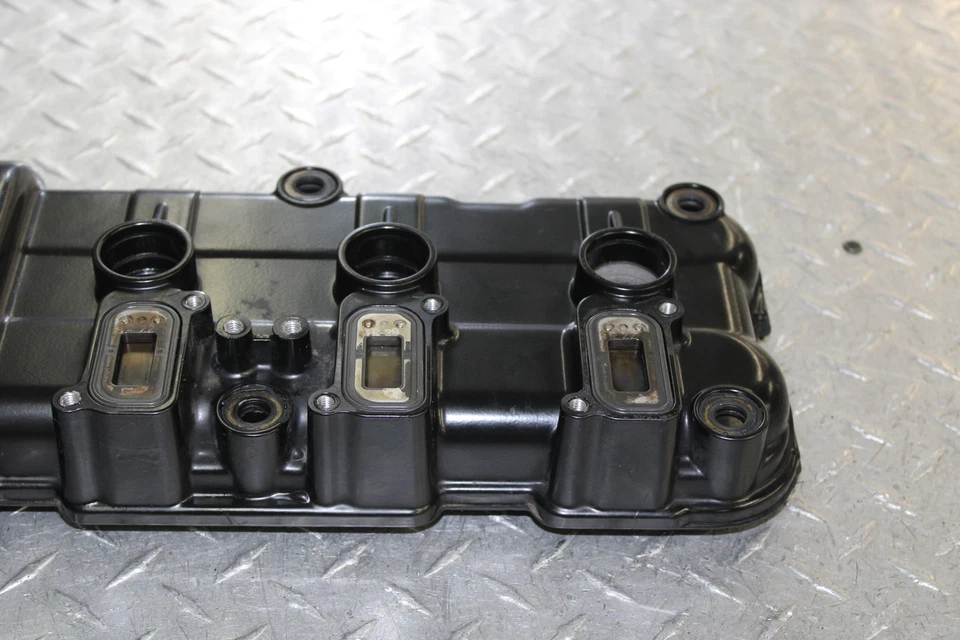 Triumph Speed 2009 triple motor extremo superior cubierta de culata T1261331 Foto 4 de 4