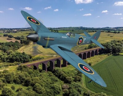 CORGI AVIATION ARCHIVE SUPERMARINE SPITFIRE PR.XIX PS853/C G-RRGN AA38708