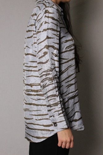 $930 NEW W/TAGS Salvatore Ferragamo Blue/Gray Striped Silk Tunic Blouse Size 40 - Picture 5 of 8