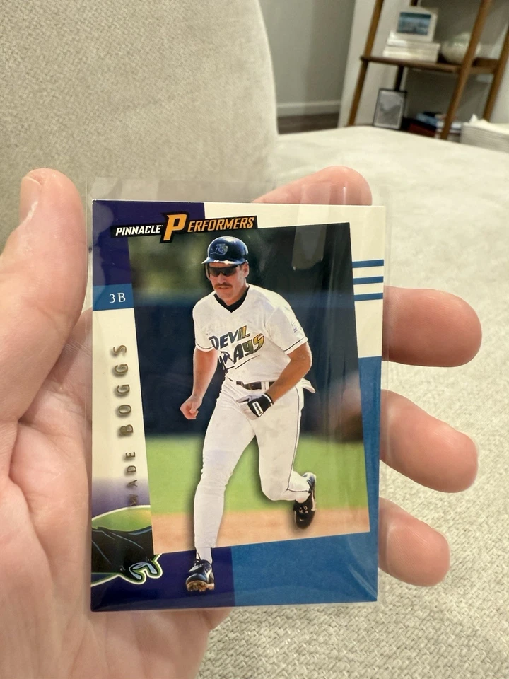 1998 Pinnacle Performers Peak Performers Wade Boggs #42 HOF - Image 2 of 4