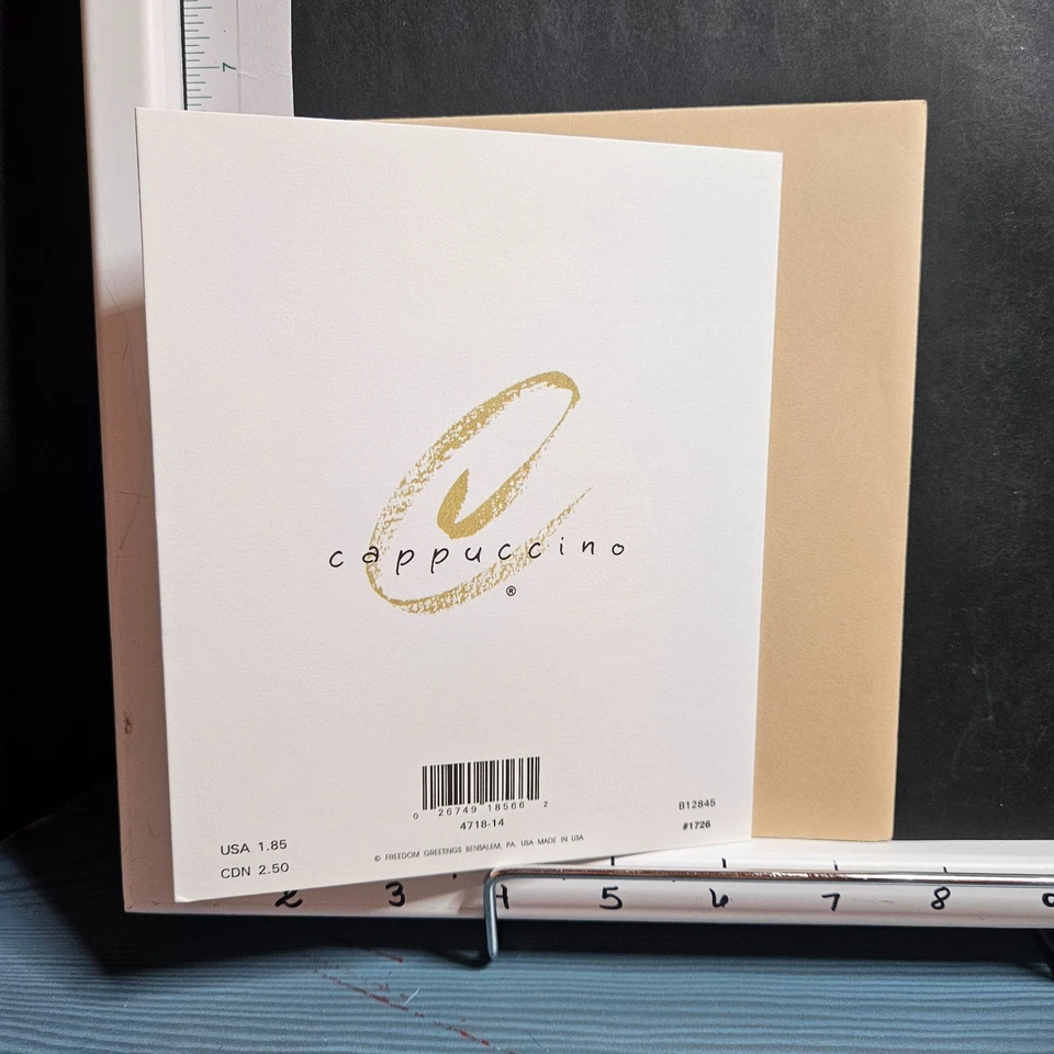 EN EL CORAZÓN DONDE VIVE EL AMOR VERDADERO... Tarjeta de felicitación feliz aniversario 6" X 5" Foto 3 de 4