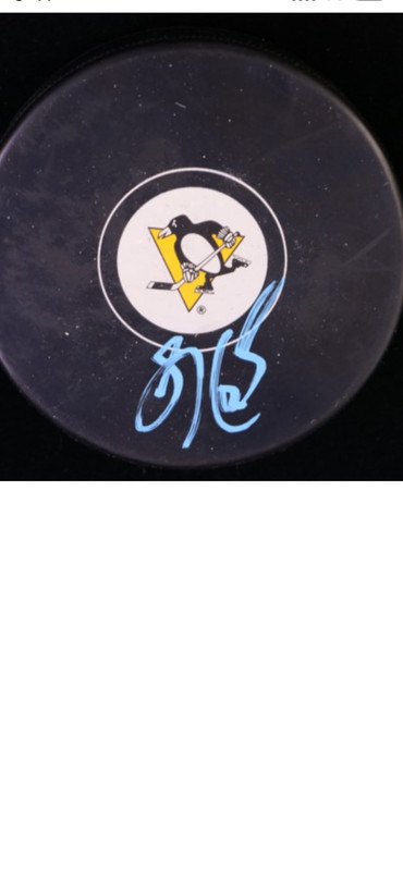 Sidney Crosby Pittsburgh Penguins Autographed Puck w/PSA COA