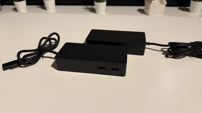 Microsoft Surface Dock 1661 für Surface Pro - Schwarz mit 90 Watt Netzteil