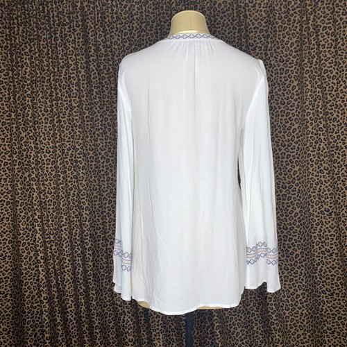 Democracy Womans White Lightweight Colorful Embroidered Pullover Top Size Small - Picture 10 of 17