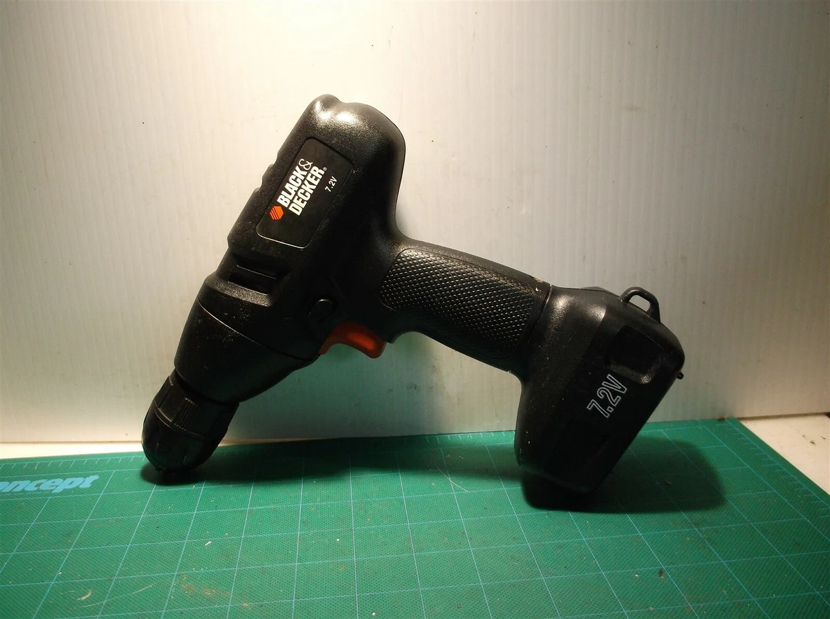 Black & Decker 7.2V Drill With Case & Charger