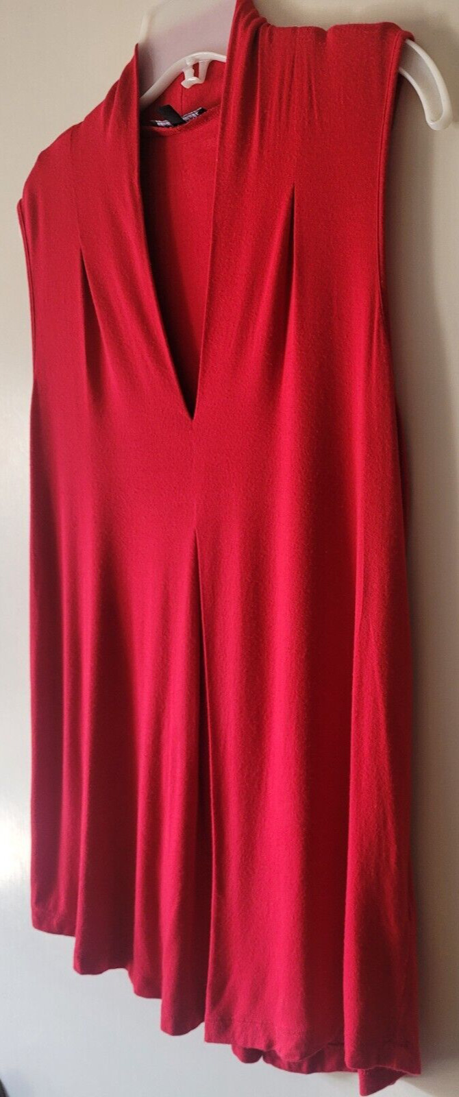 Cable & Gauge Solid Basic Red Sleeveless V Neck T… - image 5