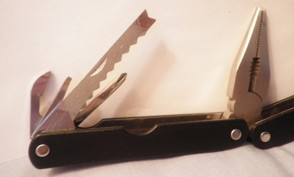Multi-Tool Device with Case-Catalyst 98-Excellent Condition!