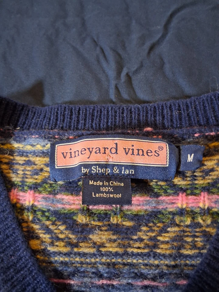 Men’s Vineyard Vines Sweater Vest Fair Isle Size Medium 100% Lambswool - Image 4 of 4