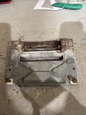 Pontiac Firebird 1970-1972 soporte de etiqueta de matrícula estilo oscilante trasero OEM