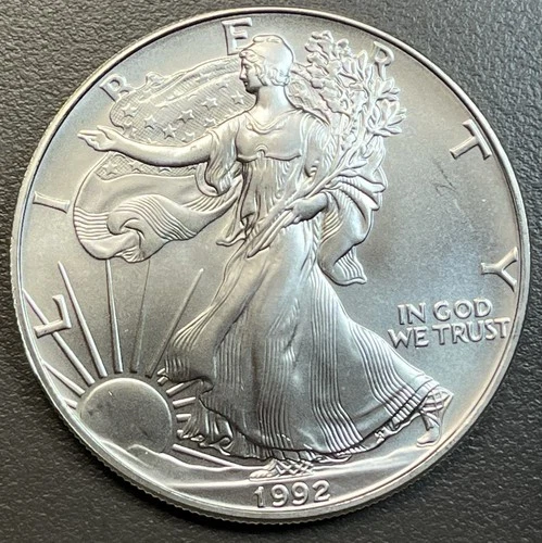 1992 American Eagle Silver Dollar / 1 oz .999 Silver / Uncirculated