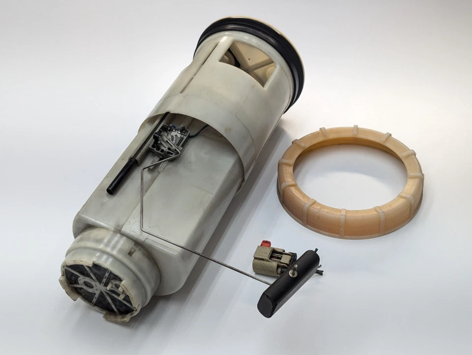 Fuel Tank Sending Unit from 2004 Dodge Ram Cummins Diesel 5.9L ISB 52102586AC — 第 3/4 张图片