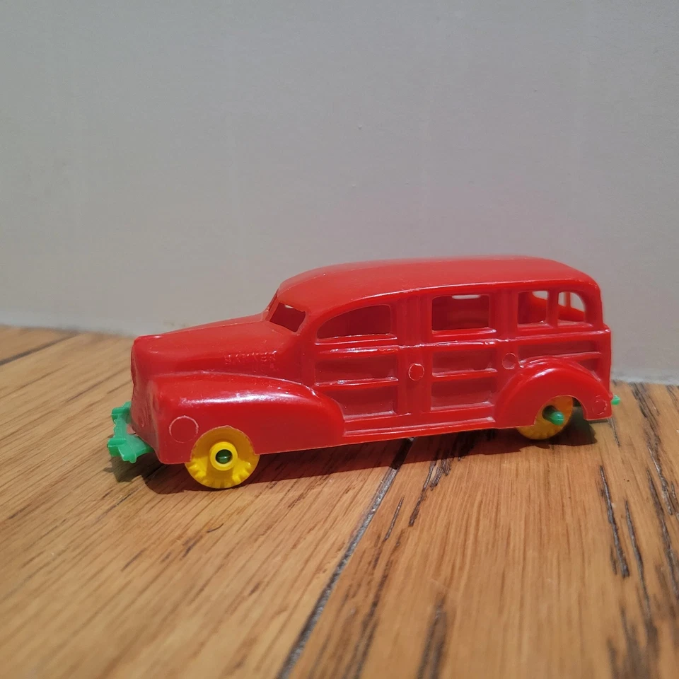 Vehículo de plástico Woodie de colección Banner Toy ruedas amarillas años 40 Foto 4 de 4