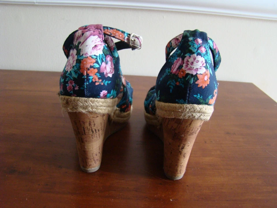 Материал девочки женщин туфли нам размер 8 M цветочный на танкетке сандалии ткани темно-зеленый и т. д. - Изображение 2 из 4