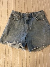 Abercrombie  Fitch Women's Denim Jean Shorts Size 6 with 28-inch Waist