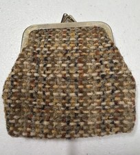 Vintage Tweed Coin Pouch. Kiss  Lock Closure. Exterior Excellent Condition.