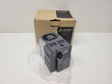 NEW OLD STOCK! MITSUBISHI ELECTRIC COMPACT SIZE DRIVE INVERTER FR-E720-080SC-NA