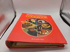 Betty Crocker's Cookbook Golden Press 5 ring binder 1976