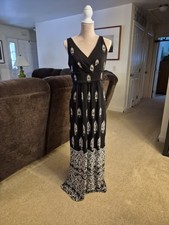 Chaps V neck Sleeveless Long Maxi Women's Dress Size Medium, Black And White