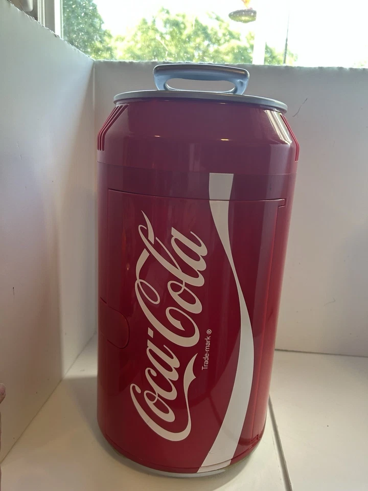 Coca Cola Coca-Cola 2016 Modelo CC-06 Portátil Eléctrico Koolatron 8 Latas Mini Nevera Foto 3 de 4