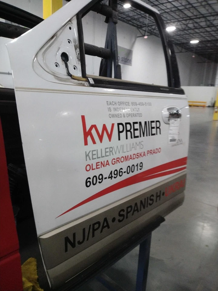 Conjunto de puerta delantera izquierda usado se adapta a: ventanas eléctricas Ford Expedition 2010 Foto 2 de 4