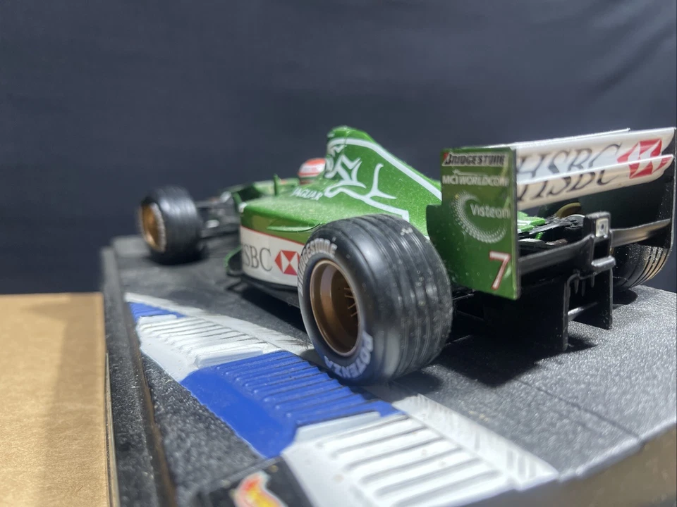1:18 Hot Wheels Racing 2000 Launch Edition Eddie Irvine Jaguar Fórmula 1 Diecast Foto 4 de 4