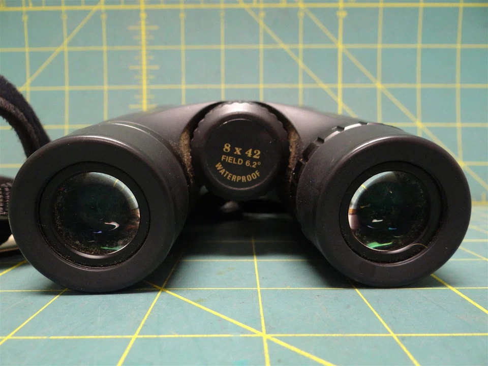 Binoculares Leupold Wind River Olympic 8x42 Field 6,2° impermeables negros con estuche Foto 4 de 4