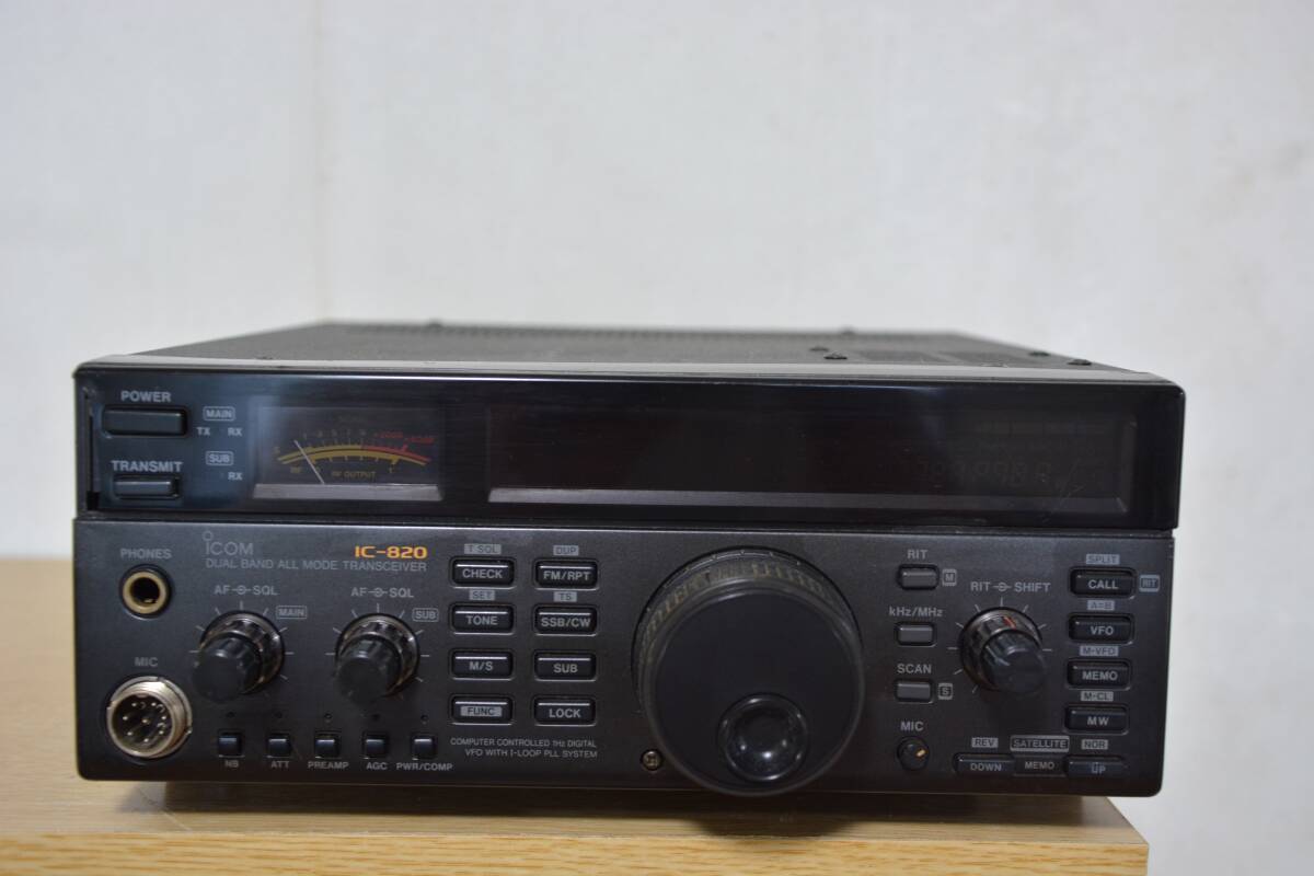 ICOM IC-820D 144/430MHz 45W/40W オ-ルモ-ド無線機 ICOM IC-820D 144/430MHz 45W/40W オ-ルモ-ド無線機