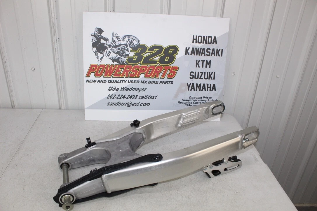 NEW 2022 - 2024 HONDA CRF250R OEM Swingarm 52200-MKE-AF0 Swing Arm