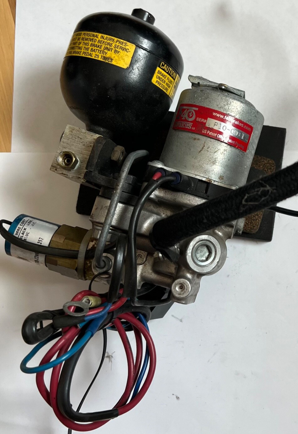Ferrari ABS Brake Regulator Control Solenoid Pump F40 assembly hydraulic mounted